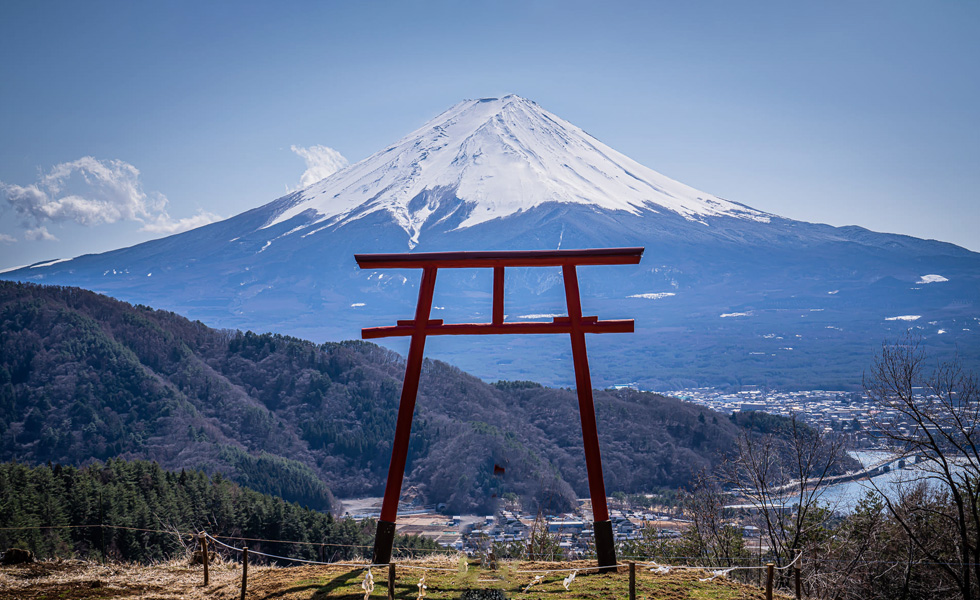 日本の絶景、美しすぎる神社の鳥居 河口浅間神社の鳥居