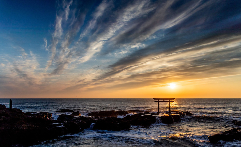 日本の絶景、美しすぎる神社の鳥居 大洗磯前神社の鳥居